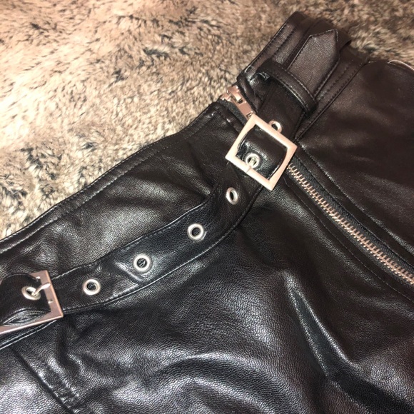 Black Leather Mini Skirt - Picture 4 of 5